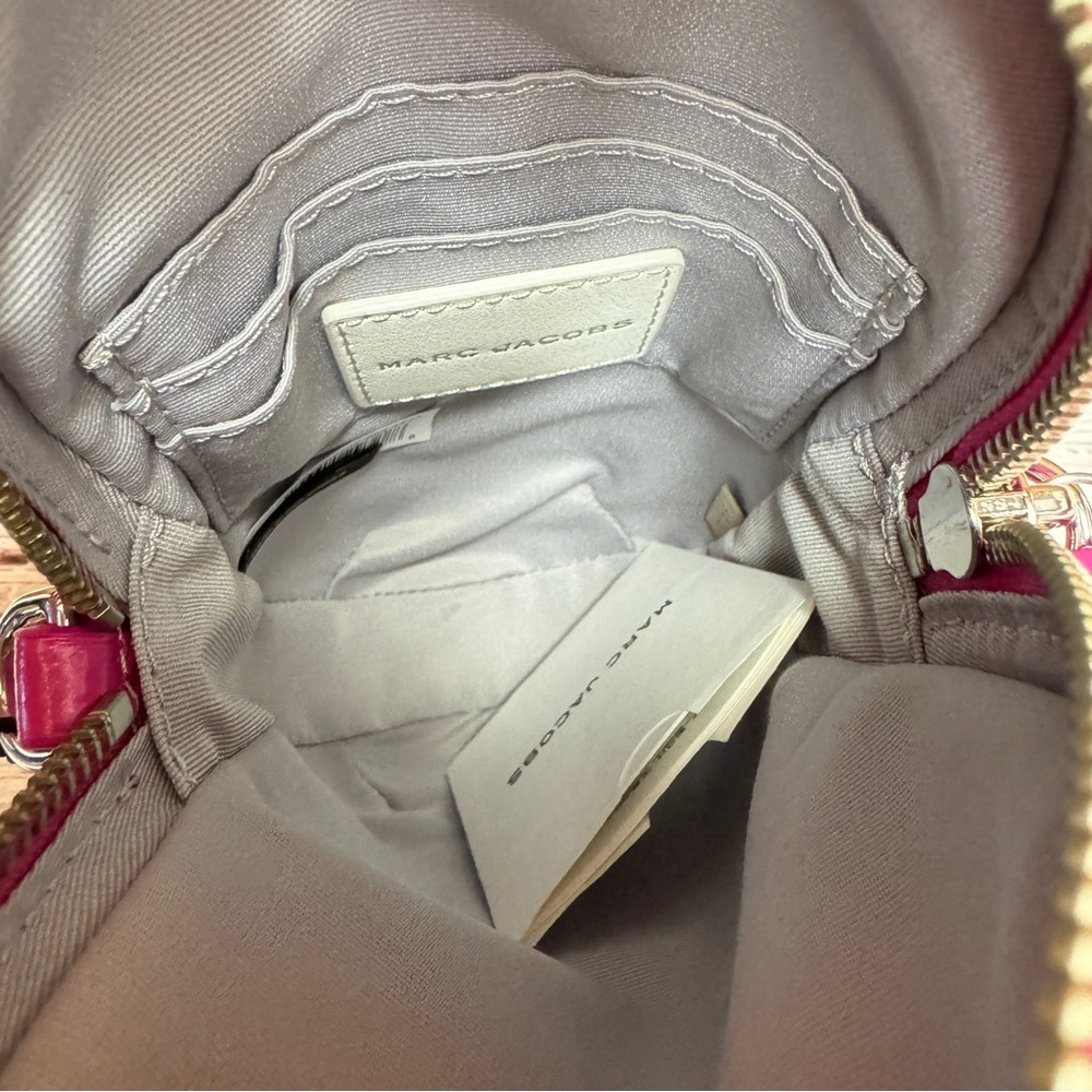 Marc Jacobs 3D Vitamin Pill Crossbody w/ Matching Keychain - Tangerine/Hot Pink - Picture 5 of 11
